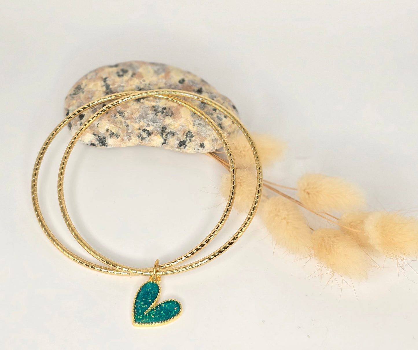 Bracelets jonc avec breloques