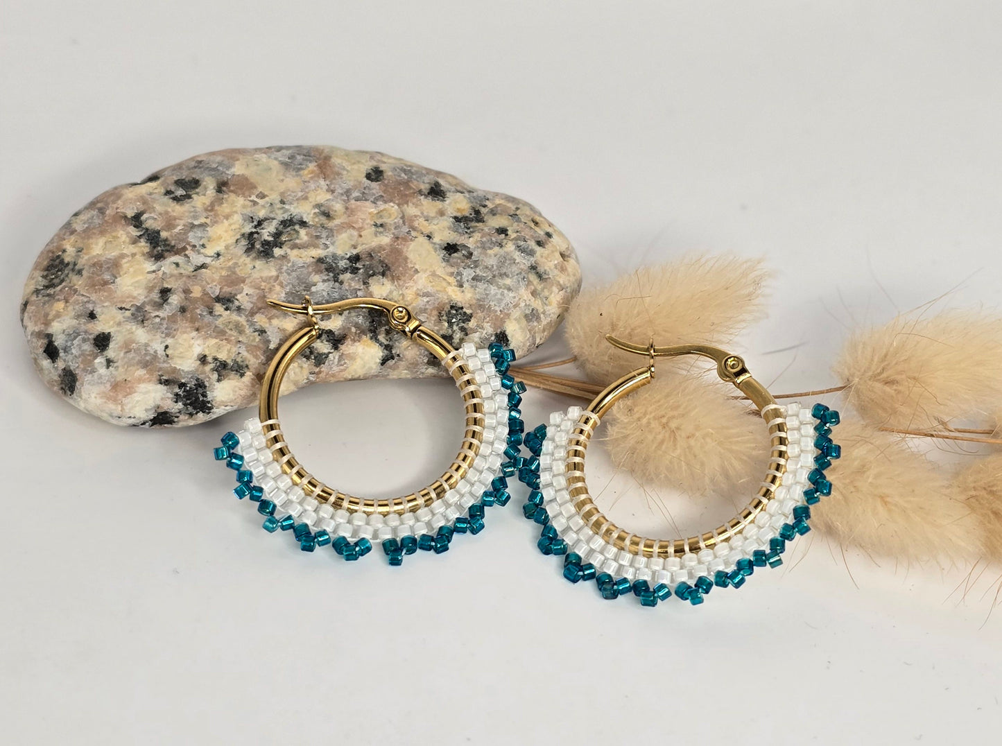 Boucle d'oreille perles tissés mains