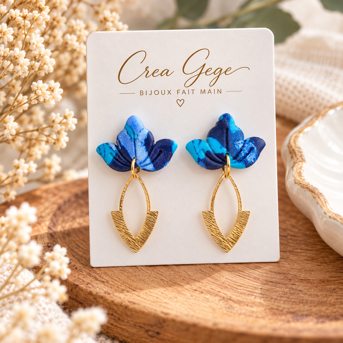Boucles d’oreilles bleues marbrées à pampilles dorées – Crea Gege