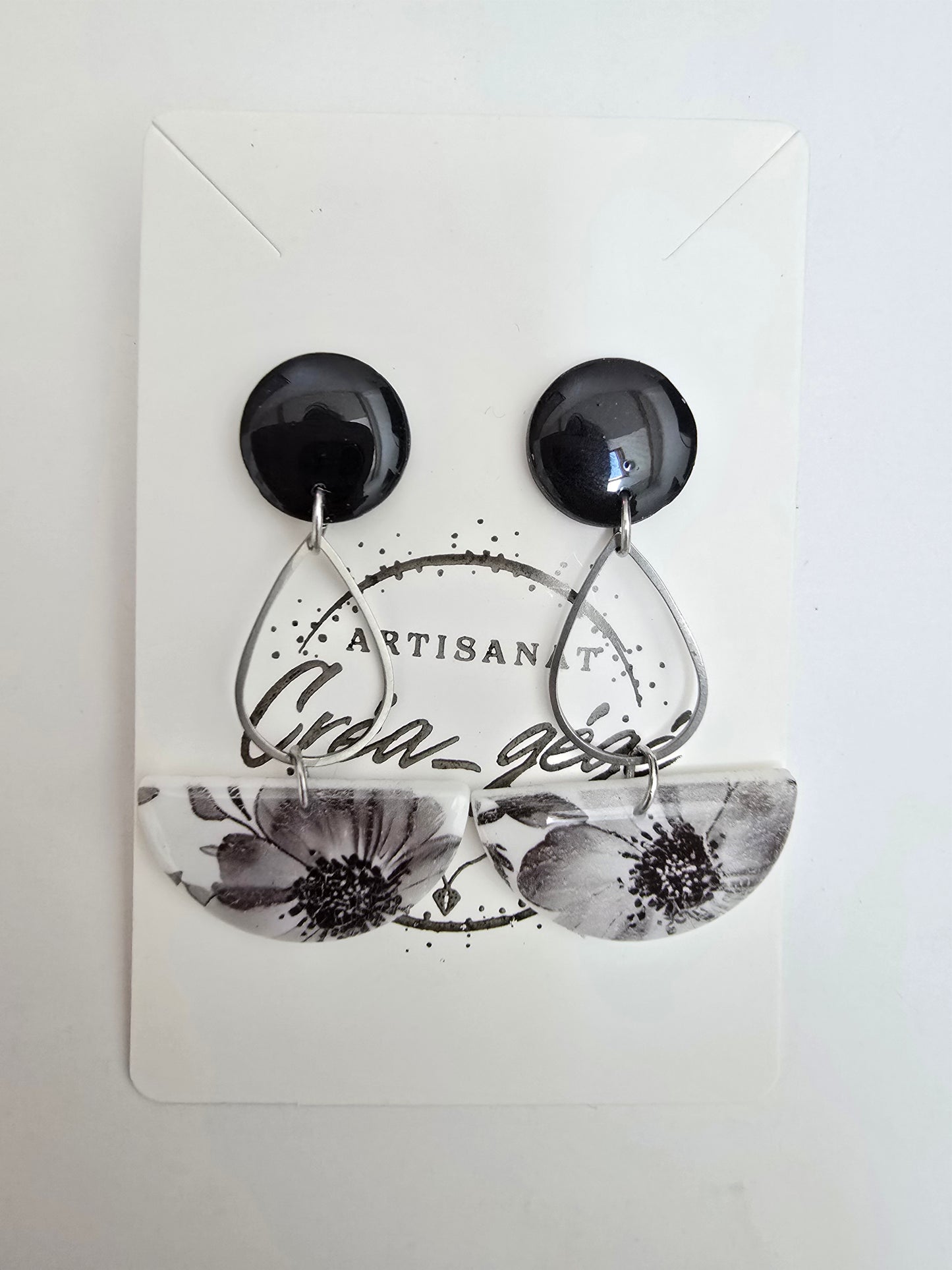 Boucles d'oreilles pendantes fleurs noir et blanc "Automne Fleuri"