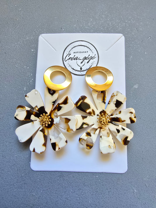 Boucles d'oreilles pendantes fleur XXL en résine - Plusieurs coloris