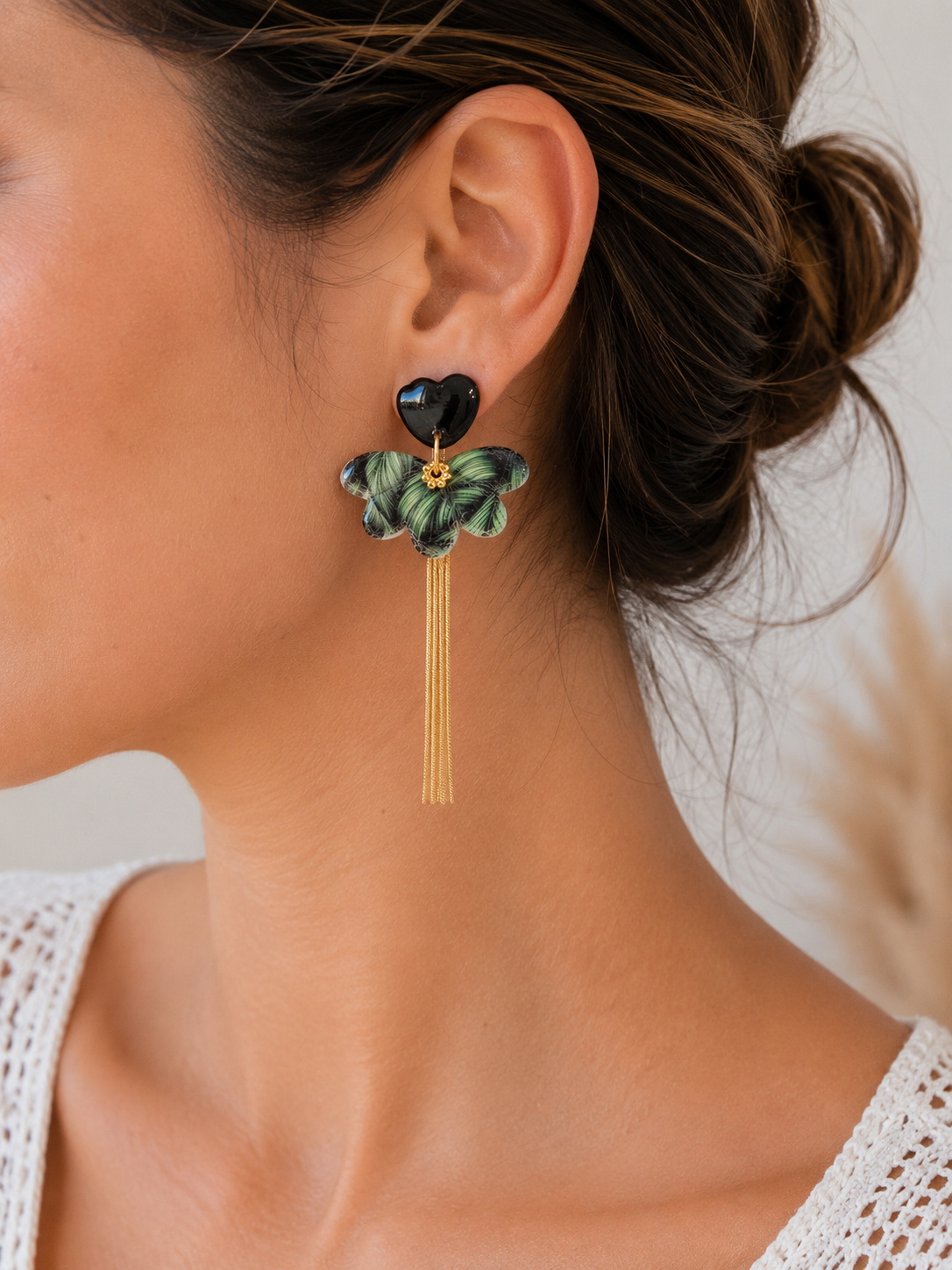 Boucles d'oreilles pendantes papillon en acier inoxydable doré et pâte polymère résinée effet marbré vert