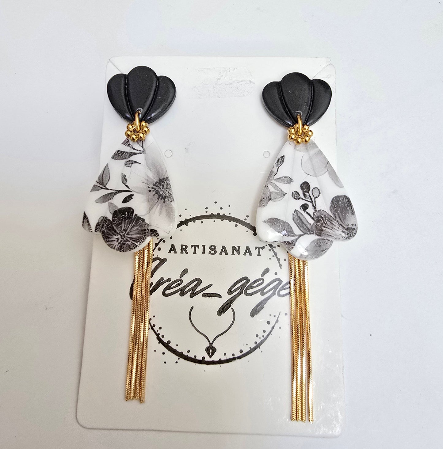 Boucles d'oreilles puce fleur et chaînettes dorées "Cascade Fleurie"