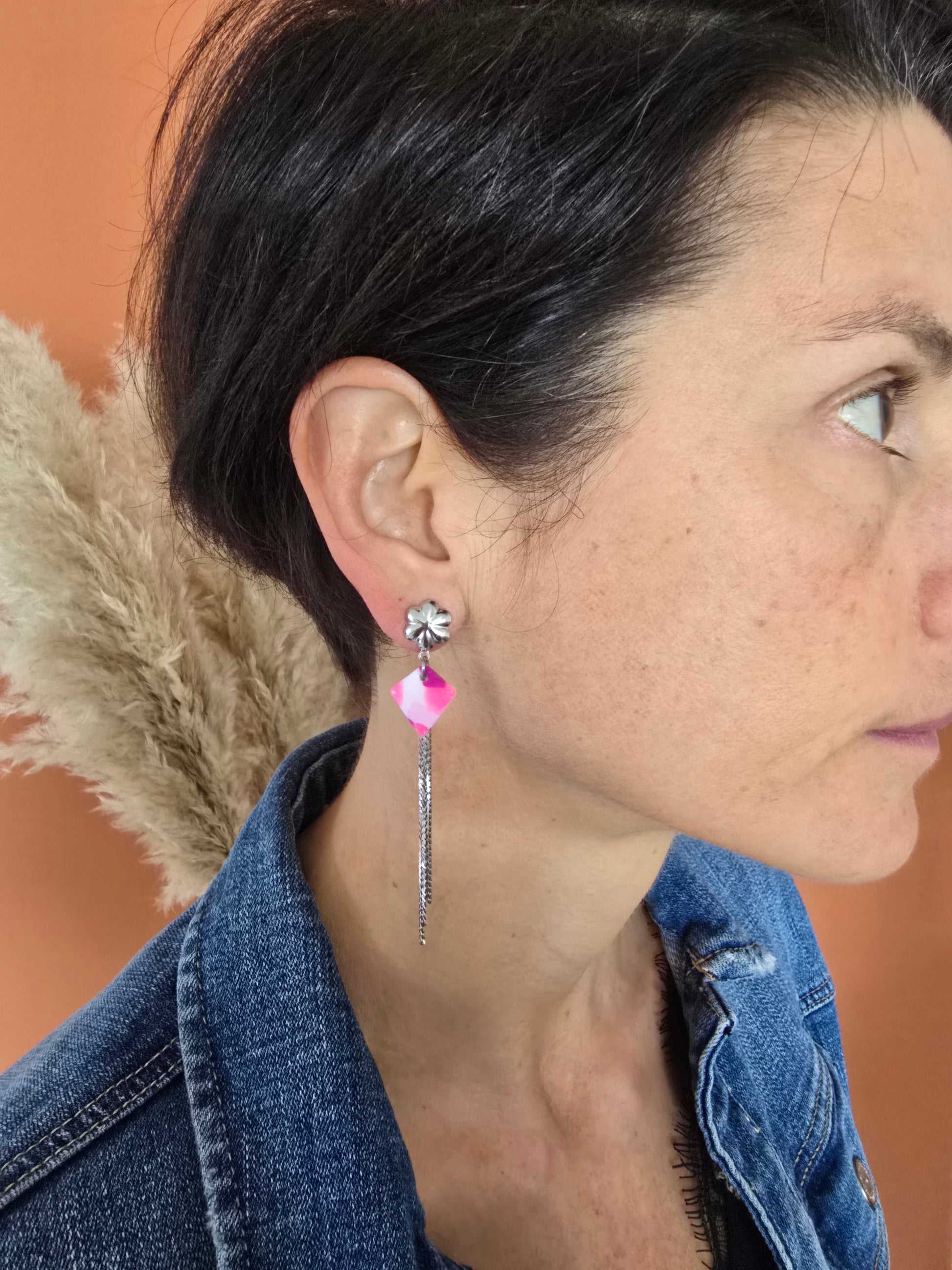 Boucles d’oreilles marbré de rose et blanc - vue 4 - Créa Gégé