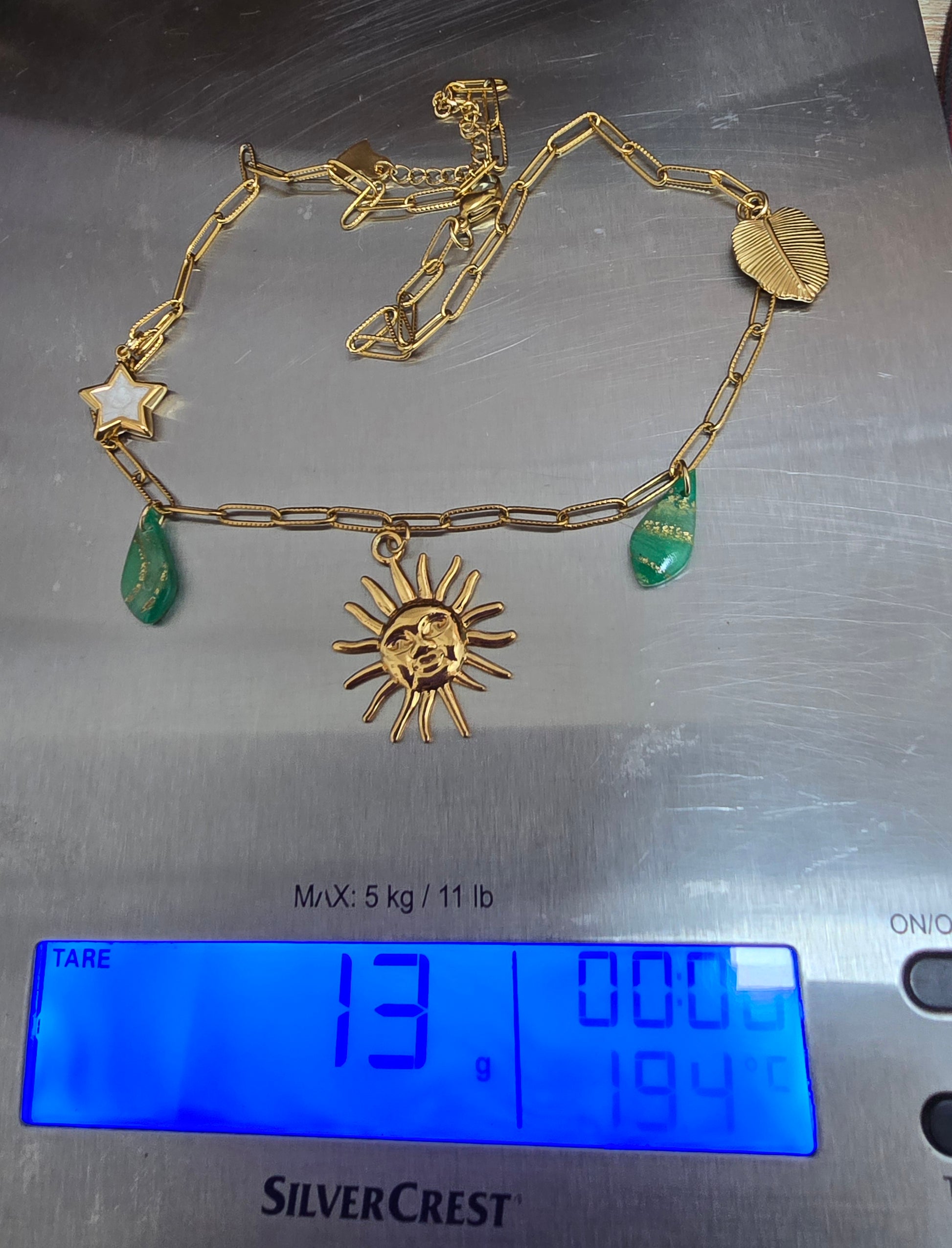 Collier Soleil doré et gouttes vert émeraude - vue 3 - Créa Gégé
