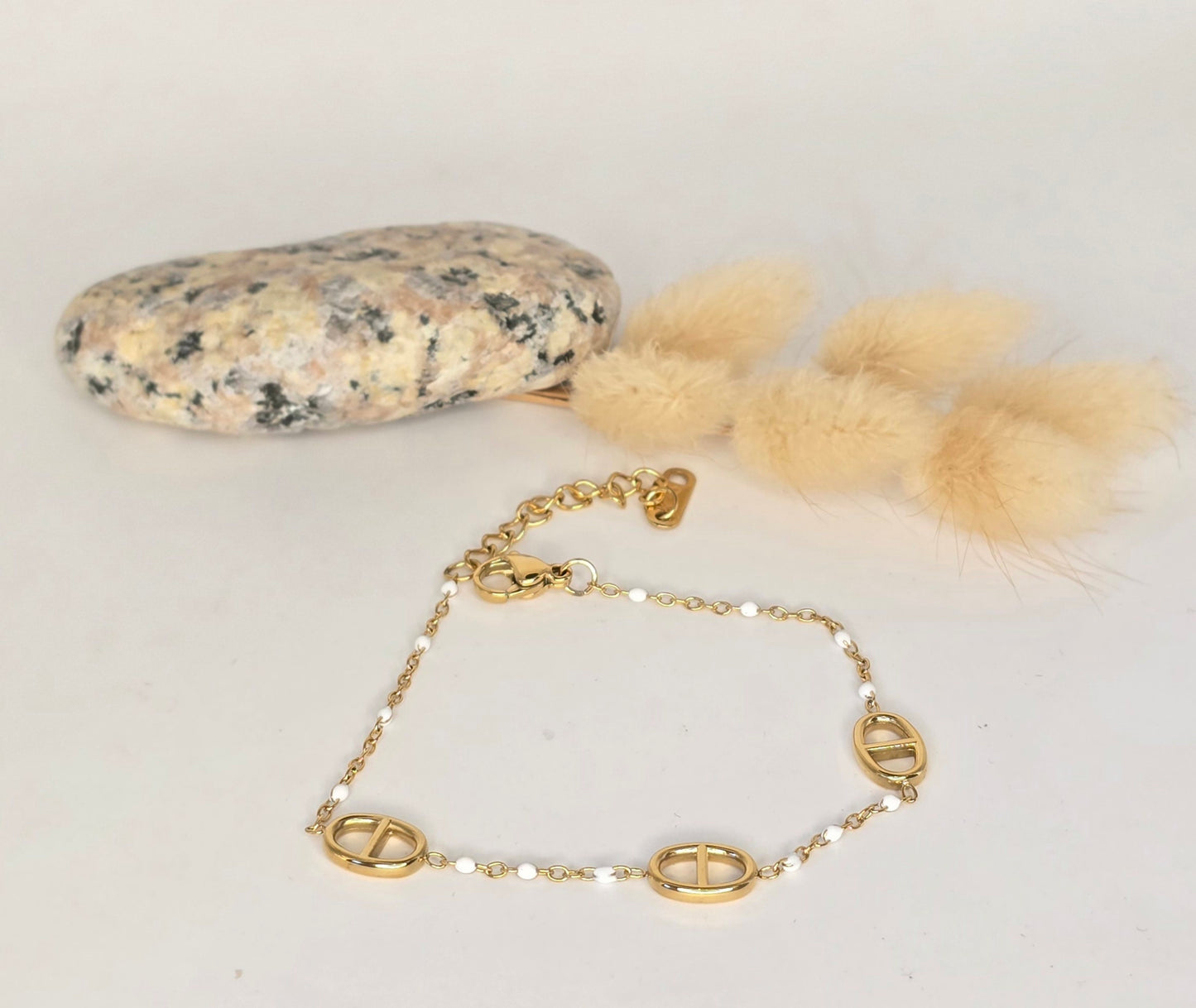 Parure moderne et discrète