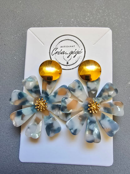 Boucles d'oreilles pendantes fleur XXL en résine - Plusieurs coloris