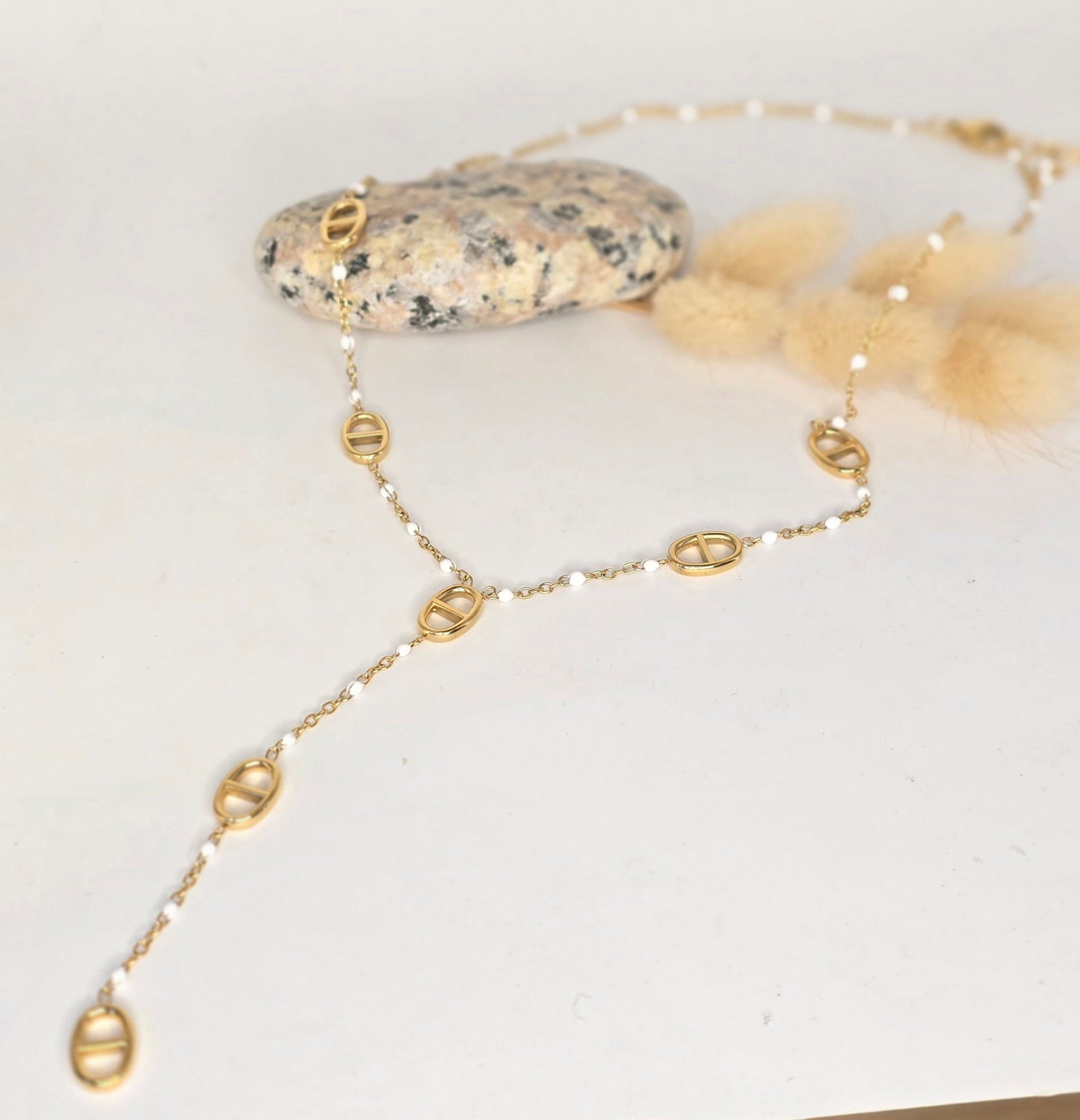 Parure moderne et discrète