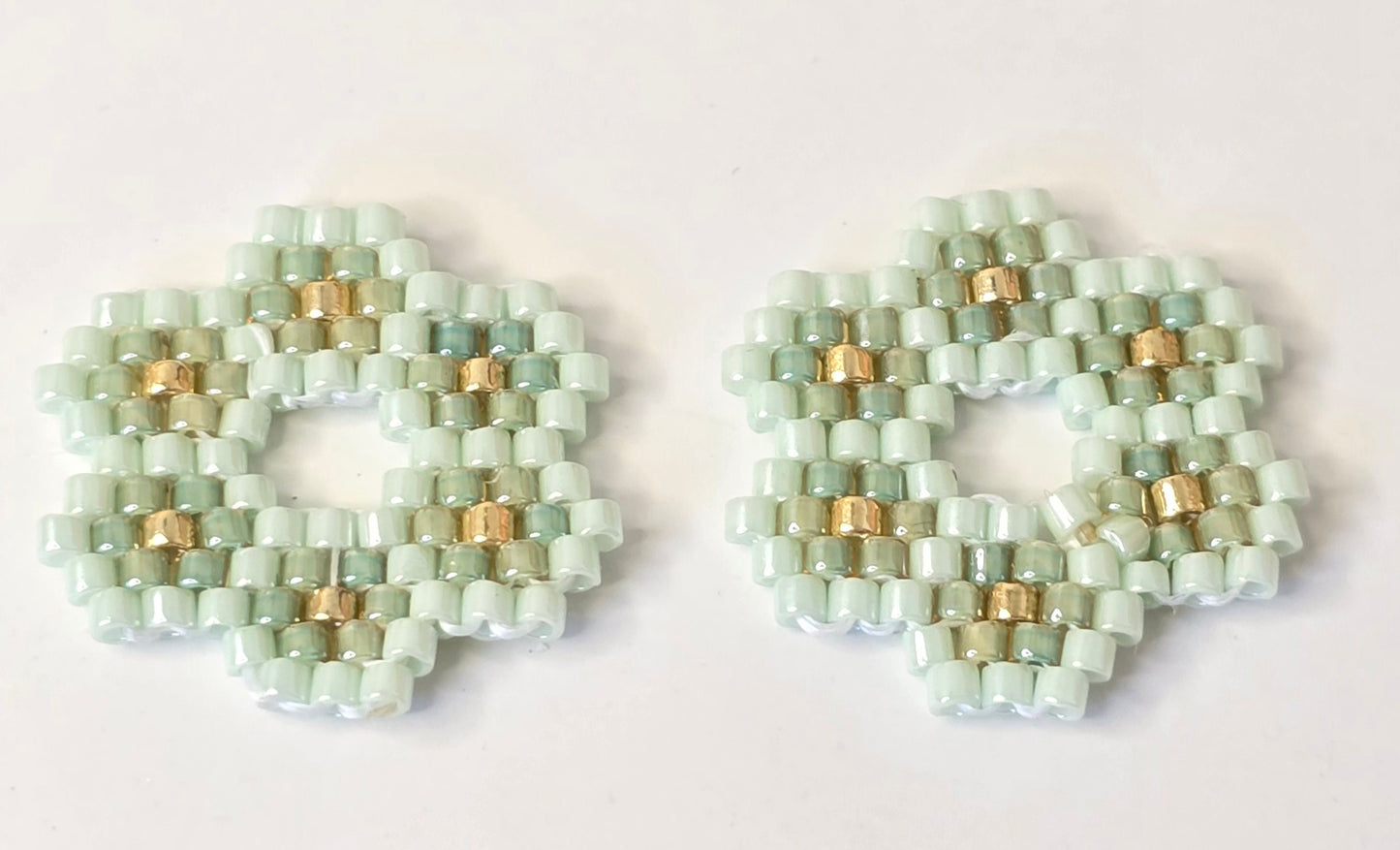 Boucles d’oreilles créoles et perles tissées à la main - Bijou artisanal bohème chic