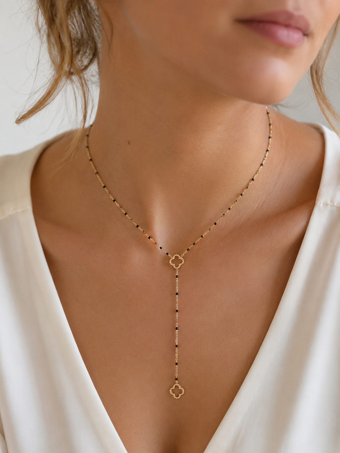 Collier Y trèfle en acier inoxydable serti de strass