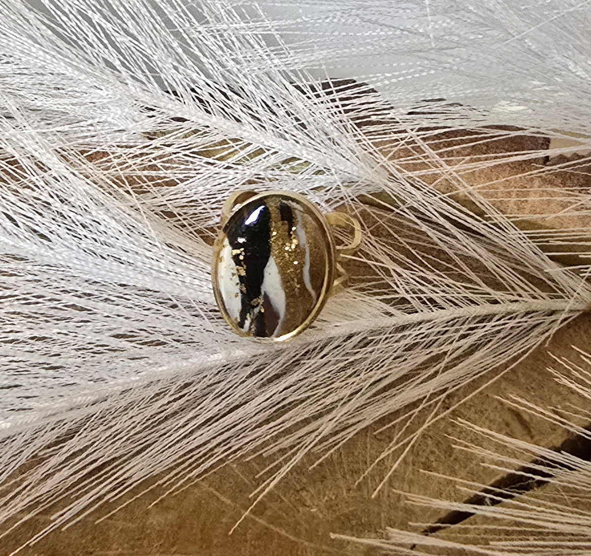 Bague ajustable ovale marbrée noir, blanc & doré