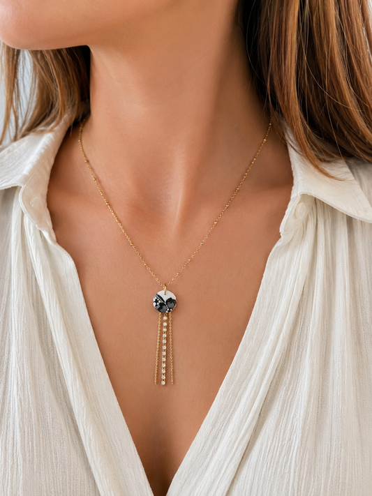 Collier pendentif en acier inoxydable doré et pâte polymère résinée effet dentelle 45cm