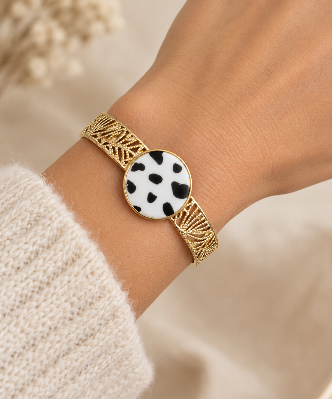 Bracelet jonc ajustable ajouré doré & cabochon léopard ou bleu