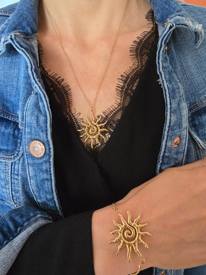Collier soleil doré en acier inoxydable-Pendentif rayonnant, bijou élégant et intemporel - vue 4 - Créa Gégé