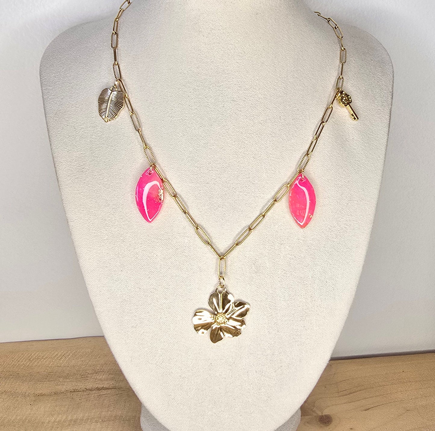 Collier fleur doré Gouttes rose transparent - vue 2 - Créa Gégé