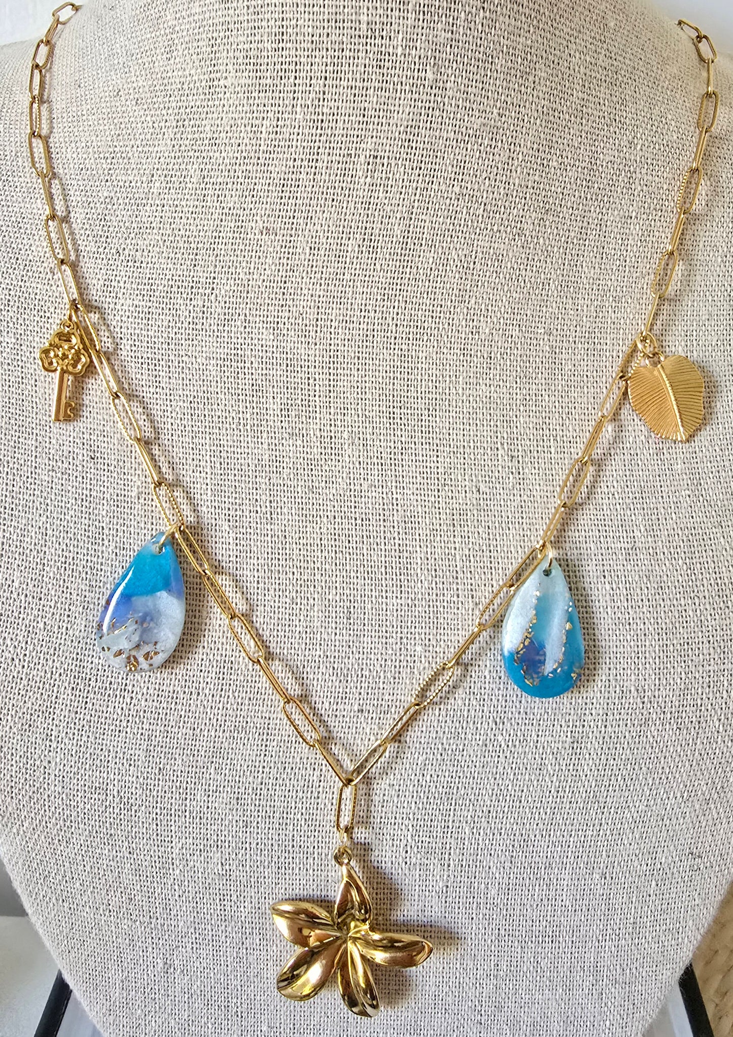 Collier charms bleu océan - Créa Gégé