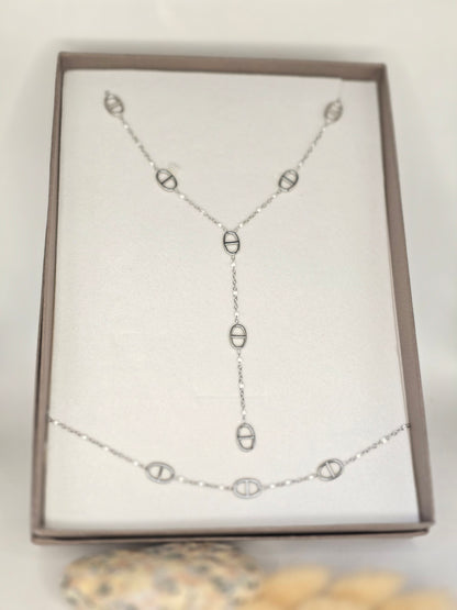 Parure moderne et discrète