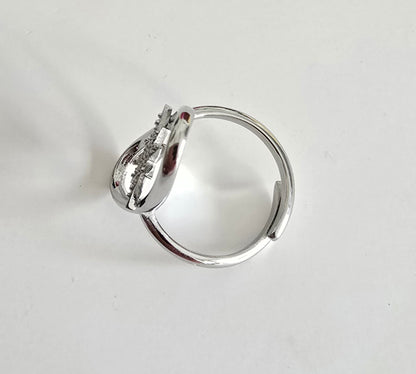Bague ajustable étoile ovale en acier inoxydable serti de strass