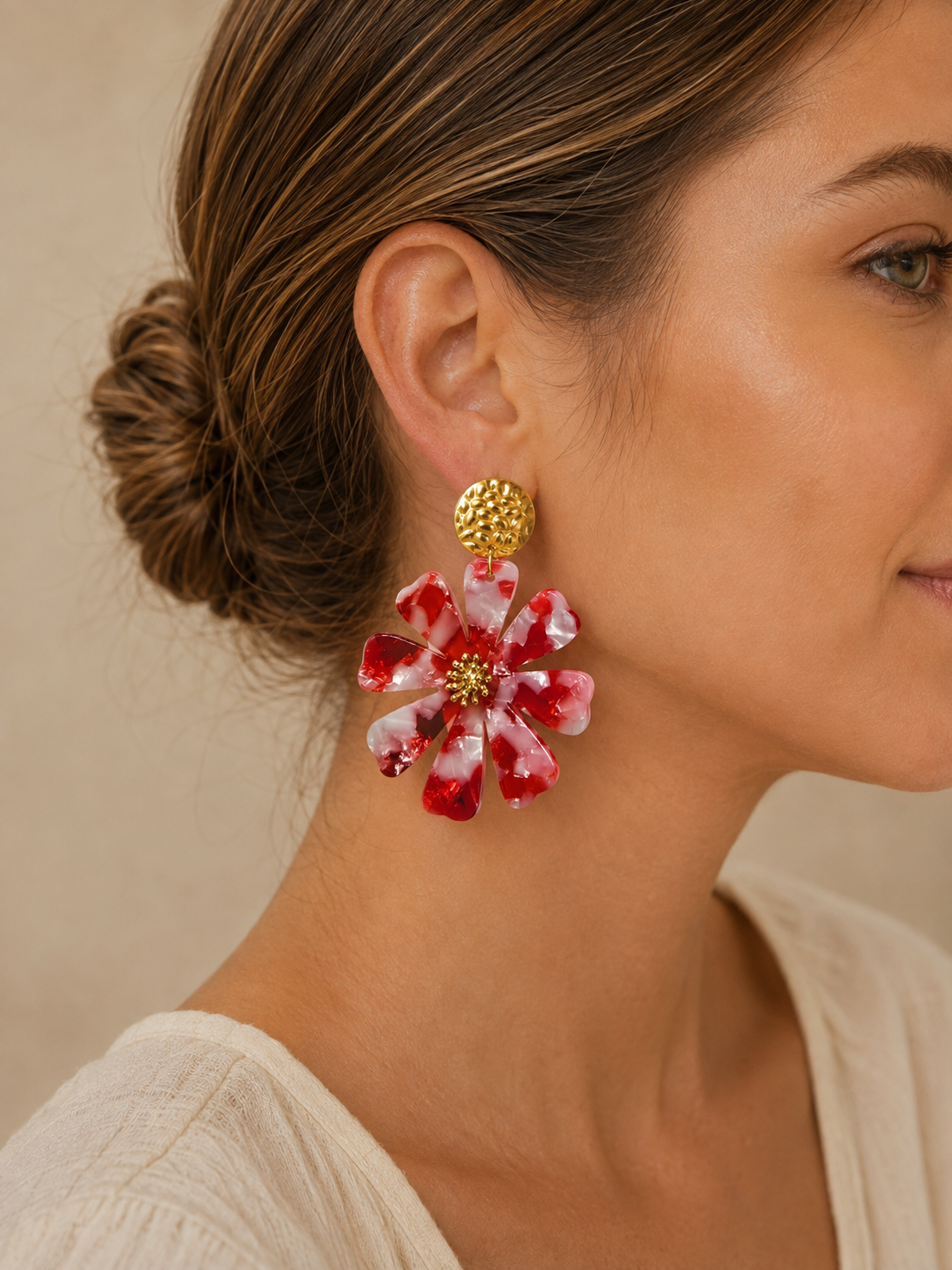 Boucles d'oreilles pendantes fleur XXL en résine - Plusieurs coloris