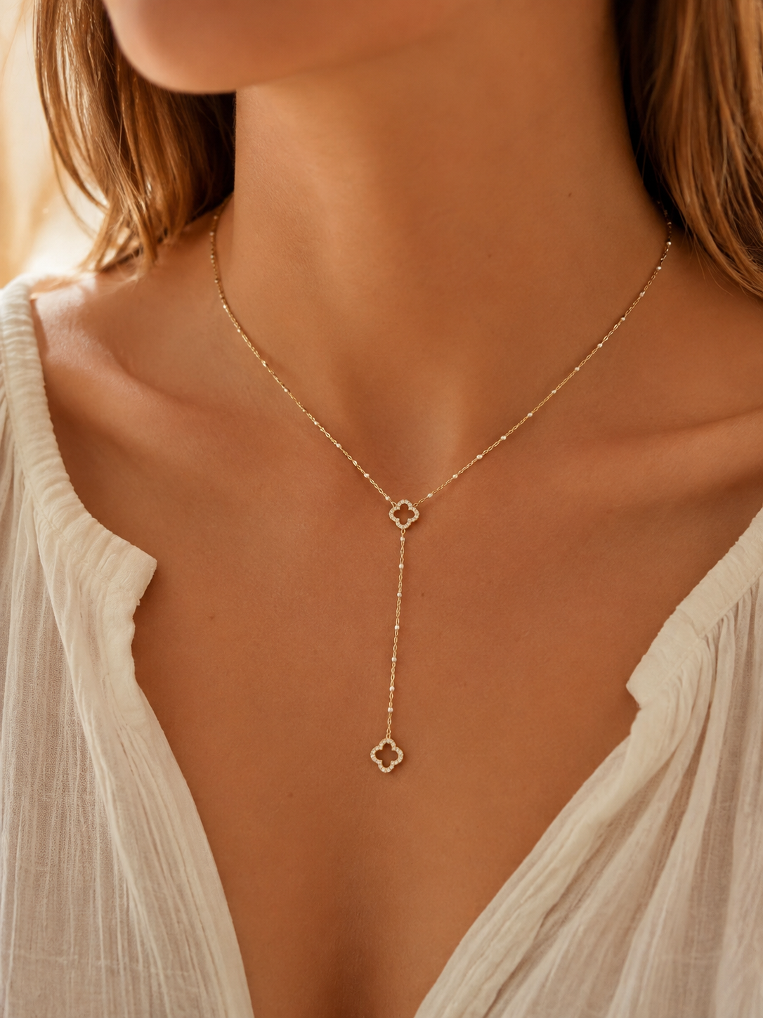 Collier Y trèfle en acier inoxydable serti de strass