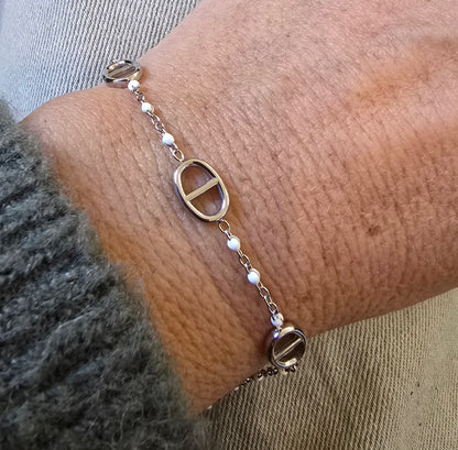 Parure moderne et discrète