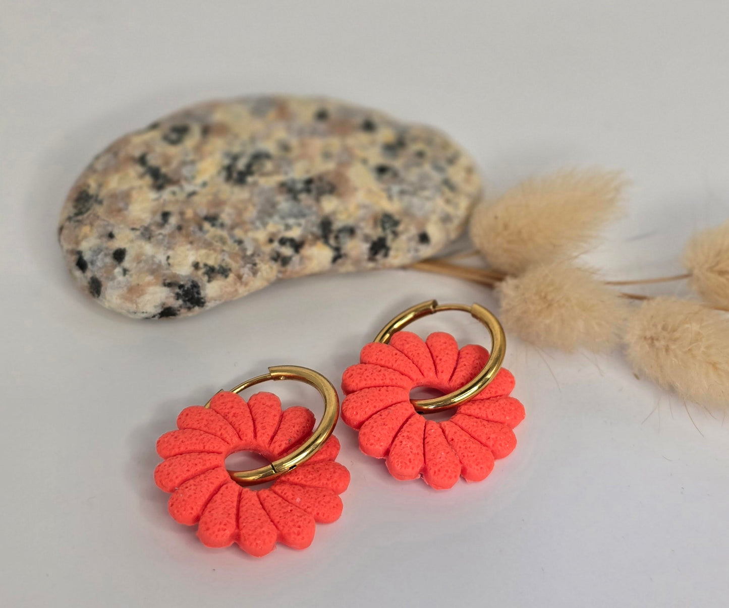 Pampilles fleurs et attaches